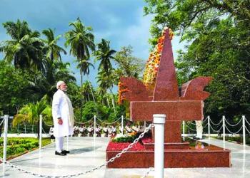 തച്ചുടയ്ക്കപ്പെടുന്ന കൊളോണിയല്‍ സംസ്‌കാരങ്ങള്‍