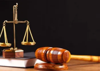 നീതിപീഠം മതനിയമങ്ങള്‍ക്ക് കീഴ്‌പ്പെടുന്നുവോ?