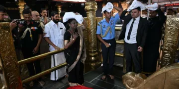 രാഷ്‌ട്രപതി ദ്രൗപദി മുർമ്മു സന്നിധാനത്ത് ദർശനം നടത്തി