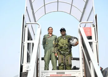 റഫാൽ യുദ്ധവിമാനത്തിൽ പറന്ന് രാഷ്‌ട്രപതി