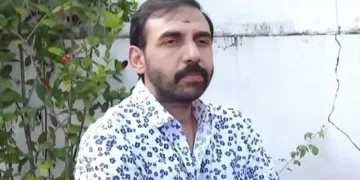 ഇടത്-വലത് വീടിന്റെ ഐശ്വര്യം പോറ്റി തന്നെ !