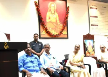 ആദിശങ്കരജയന്തി സംസ്ഥാന ആഘോഷമാക്കണം: ഗവര്‍ണര്‍