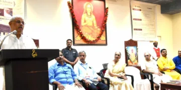 ആദിശങ്കരജയന്തി സംസ്ഥാന ആഘോഷമാക്കണം: ഗവര്‍ണര്‍