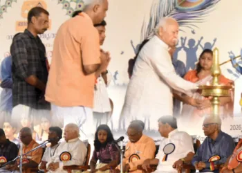 നമ്മള്‍ വളരണം, നാടിനു വേണ്ടി പ്രയത്‌നിക്കണം -ഡോ. മോഹന്‍ ഭാഗവത്