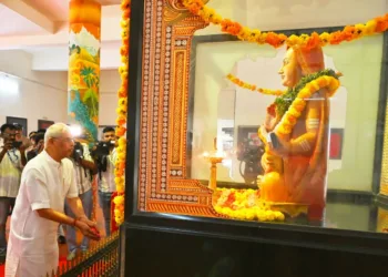 സനാതനധർമ്മത്തിന്റെ പ്രത്യേകത സംവാദങ്ങൾ : ഗവർണർ