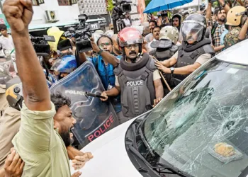 നിഷ്‌ക്രിയരാകുന്ന  നിയമപാലകര്‍