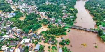 ജലദുരന്തവും ആശയറ്റ മനുഷ്യരും
